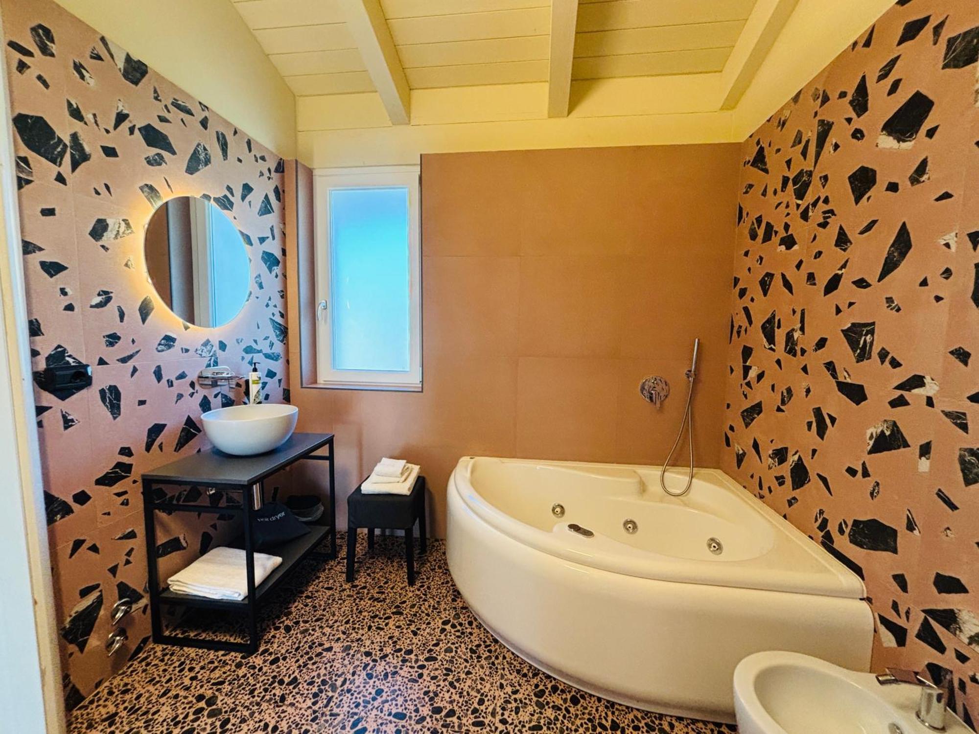 Terra Di Vento Bed & Breakfast Montecorvino Pugliano Luaran gambar